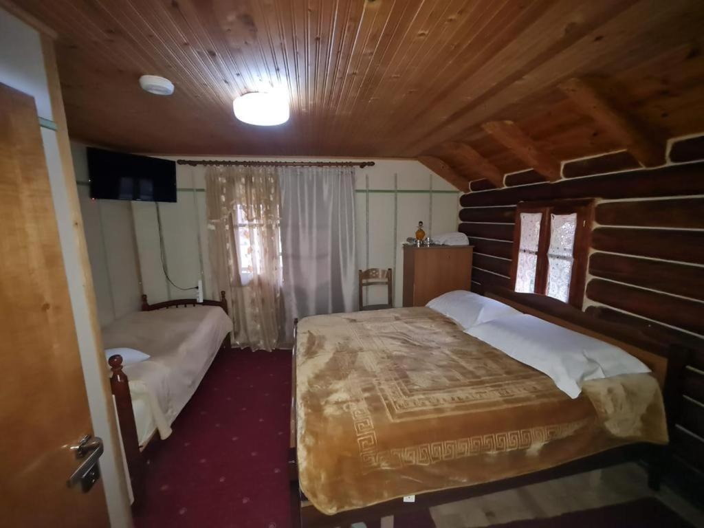 Sofra Kolonjare Agroturizem Hotel Erseke Exterior photo