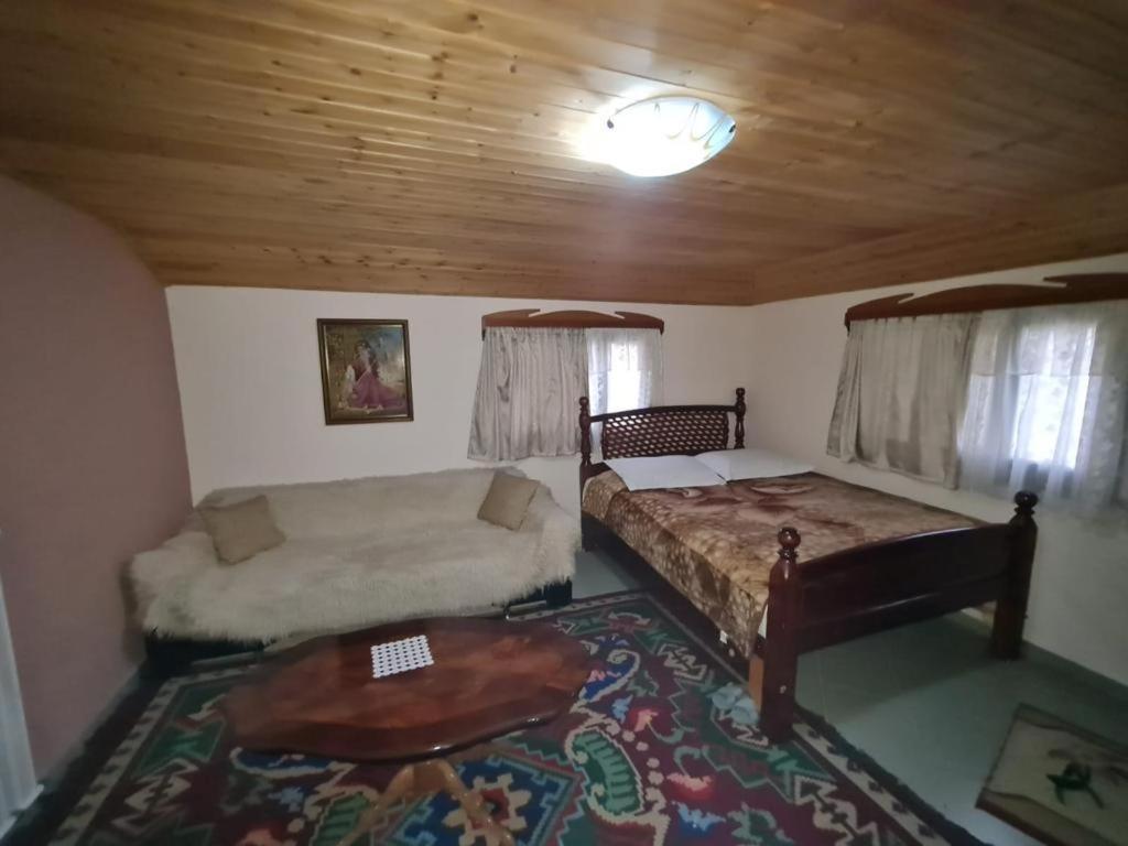 Sofra Kolonjare Agroturizem Hotel Erseke Exterior photo